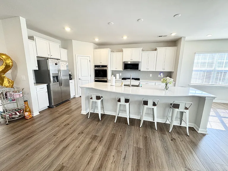 164 Somerset Ln — Photo 12