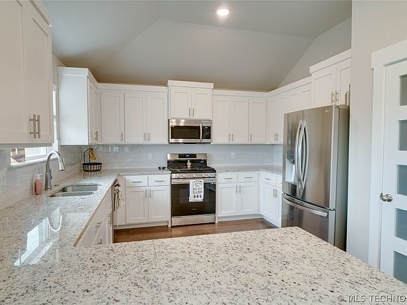 4th image of 3969 S 152nd Ave E