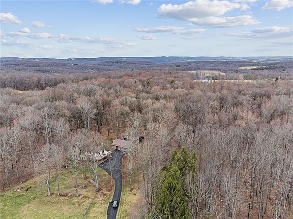 3rd image of 214 Ridgeview Dr