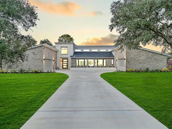 7627 Scott Ave, Manvel, TX 77578