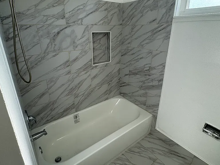 201 Alexander Ave — Photo 9