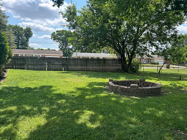 4783 Bradley Dr — Photo 16