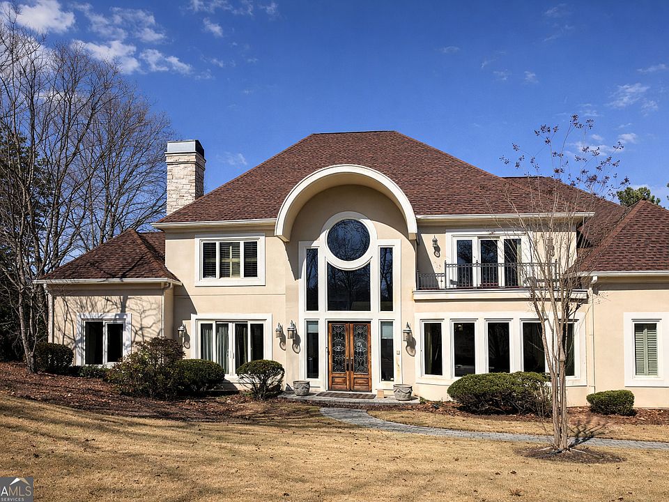 1st image of 8360 Jett Ferry Rd