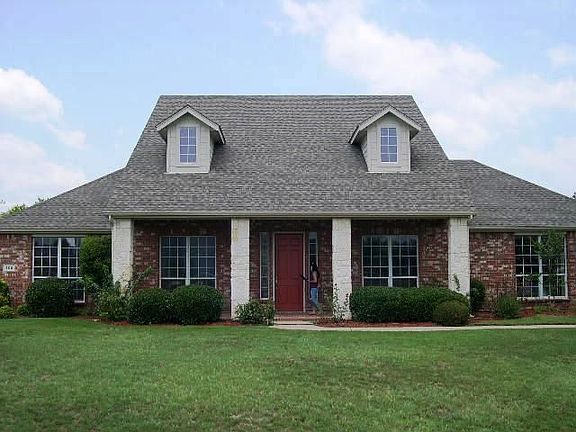 3rd image of 200 Golden Meadow Dr