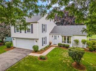 719 Hunters Way, Fox River Grove, IL 60021