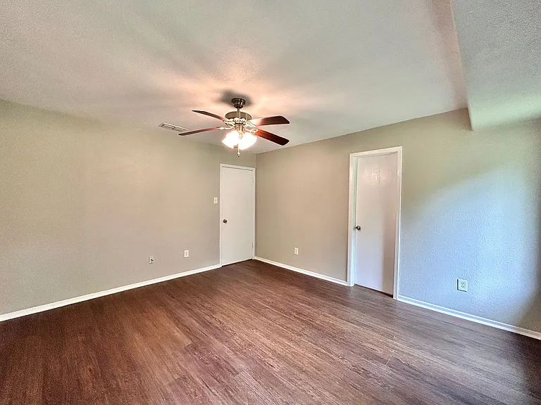 3305 Oak Aly — Photo 12