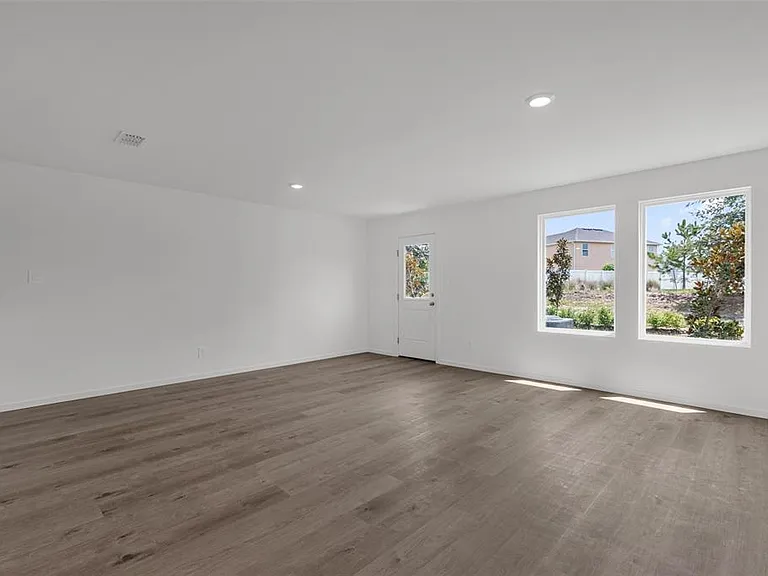 2424 Bevel Ln — Photo 10