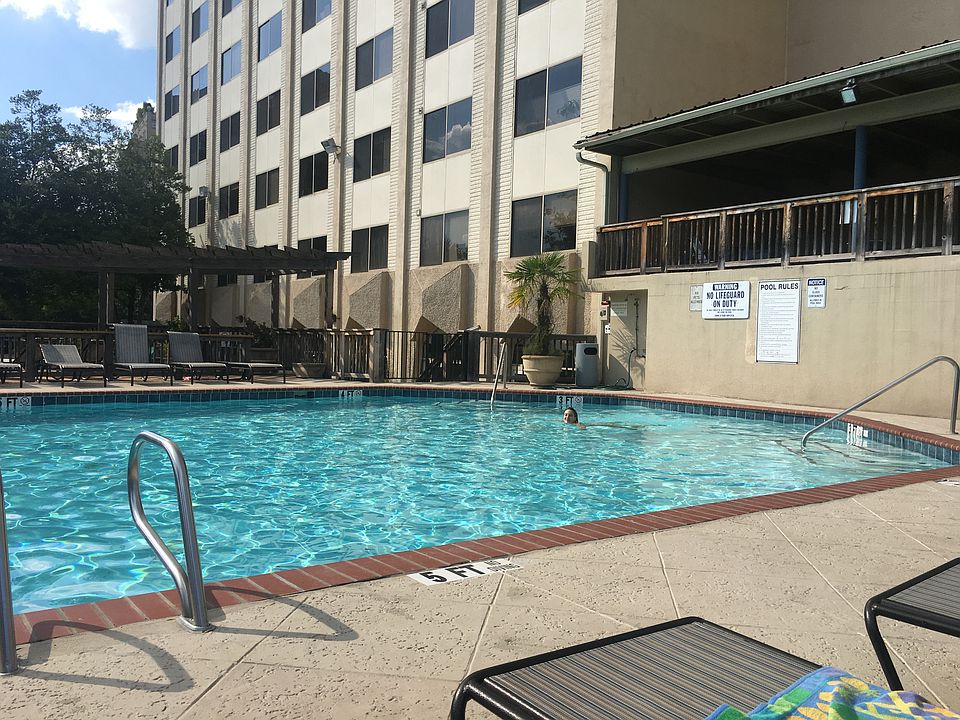 2nd image of 2479 Peachtree Rd NE APT 101
