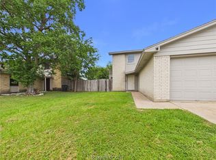 1417 Hawk Tree Dr, College Station, TX 77845