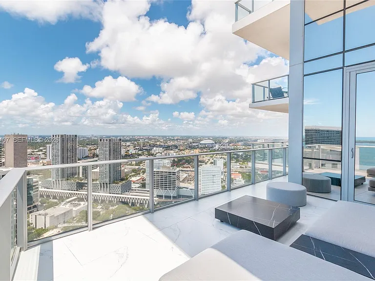 851 NE 1st Ave #Penthouse 4611-4611 — Photo 46