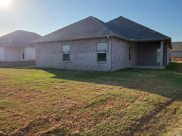 124 Keller Dr — Photo 31