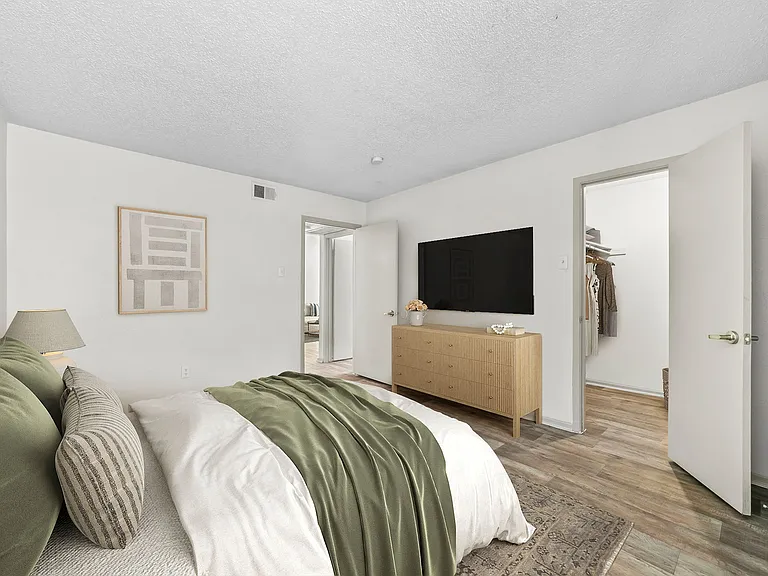 B1 Primary Bedroom w/ Walk-In Closet