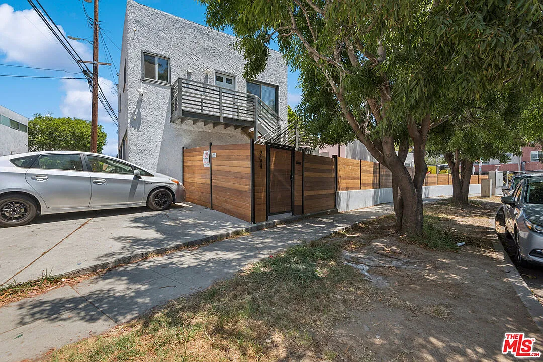 1 bed, 1.0 bath, 640 sqft, $3,195 — Photo 1