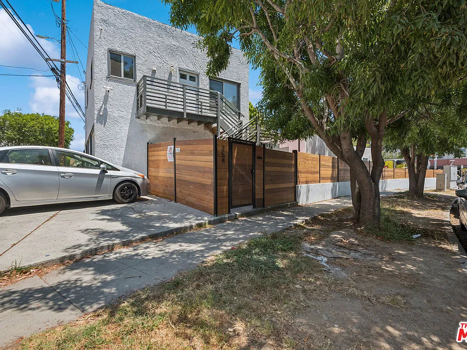 254 5th Ave