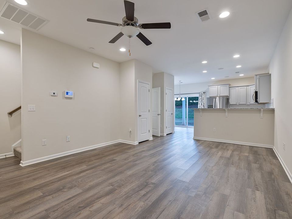 1st image of 136 Adger Rd