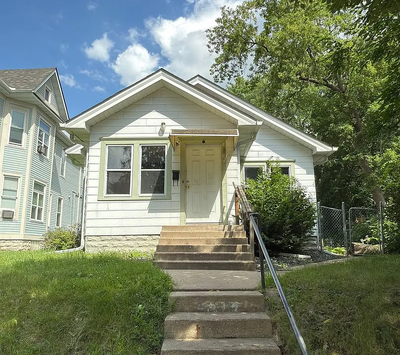 2614 Dupont Ave N