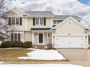 7220 Doubletree Rd NE, Cedar Rapids, IA 52402