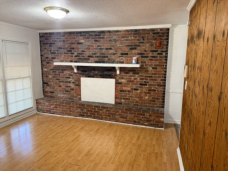 105 Westchester Pl — Photo 10