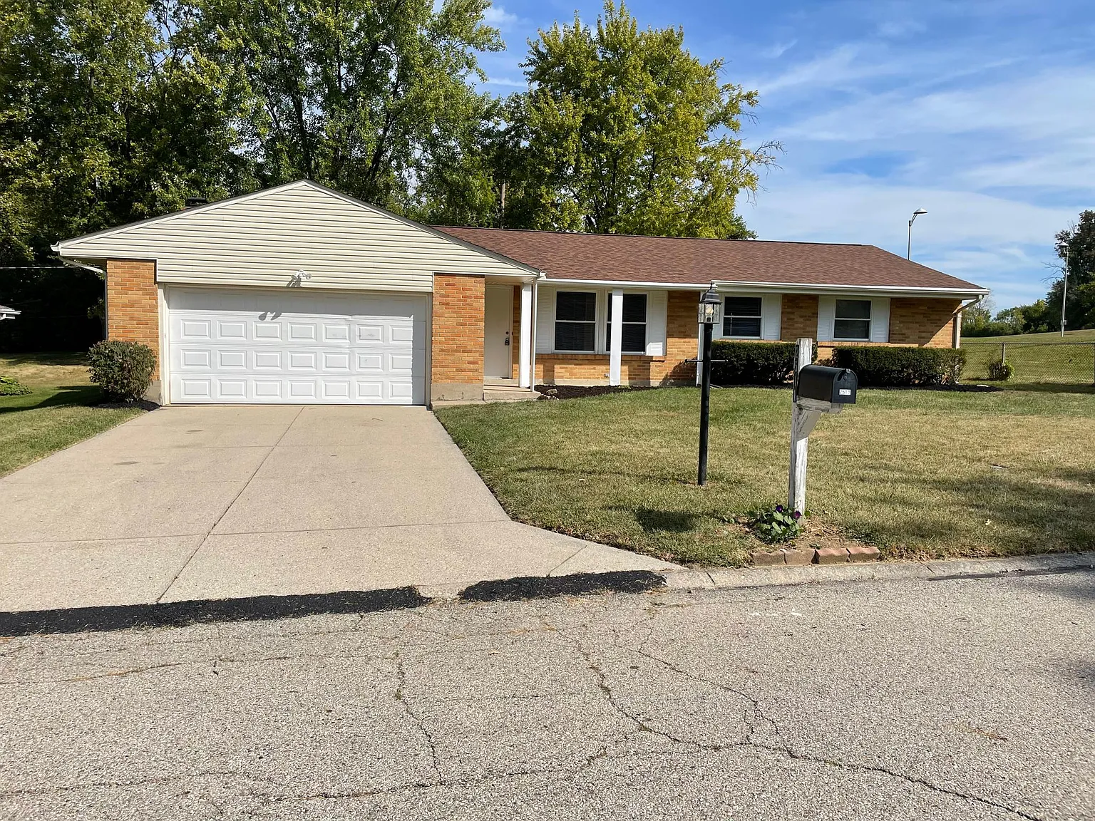 2511 Flowerstone Dr — Photo 1