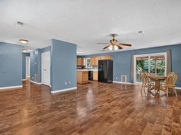2nd image of 427 Whippoorwill Dr