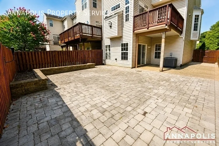888 Stonehurst Ct — Photo 30