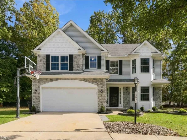 15831 Falmouth Oval, Middleburg Heights, OH 44130