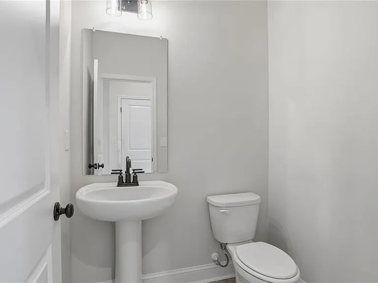 142 Henley St W #11 — Photo 5