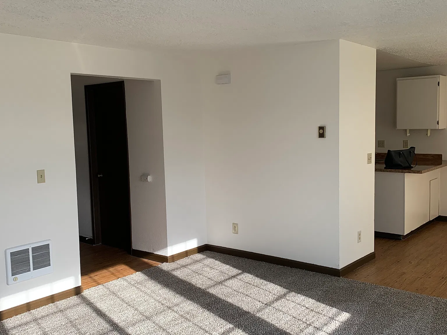 3 bed, 1.5 bath, 1225 sqft, $1,595 — Photo 4