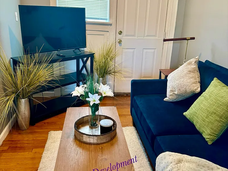 4920 Chippewa St #2N — Photo 8