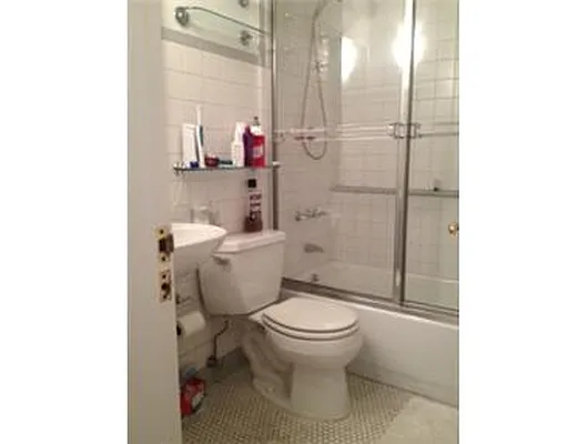 Rented by Douglas Elliman | media 19