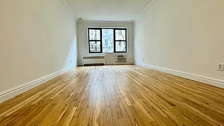 Rented by HOLTON REAL ESTATE INC.