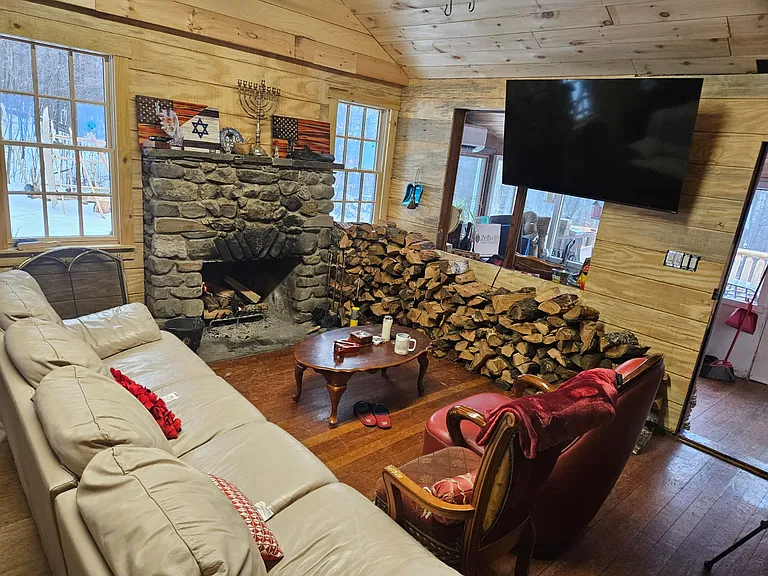 87 Arcadian Trl — Photo 3