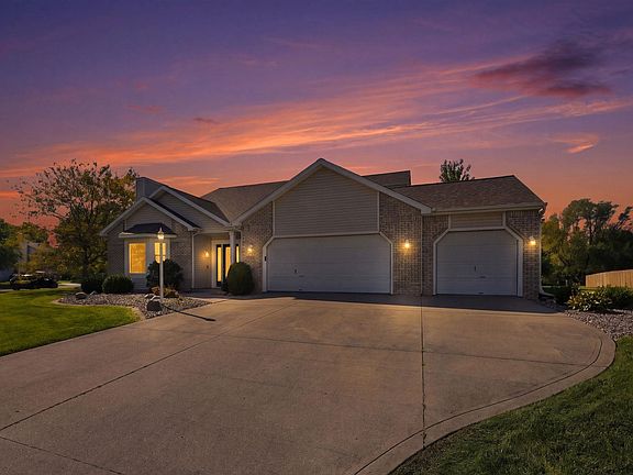 3rd image of 9424 Greyhawk Dr