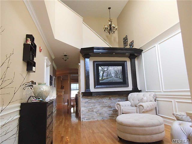 1st image of 38 Cranberry Cir