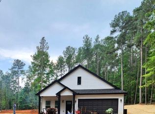 218 Circle Dr, Townville, SC 29689