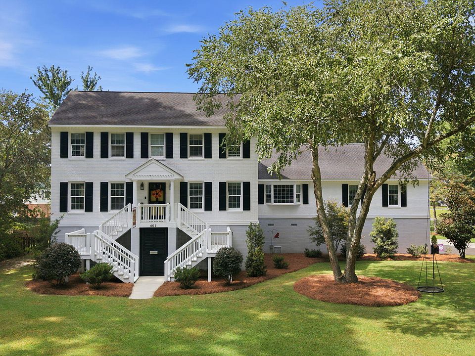 1st image of 601 Fairview Avenue