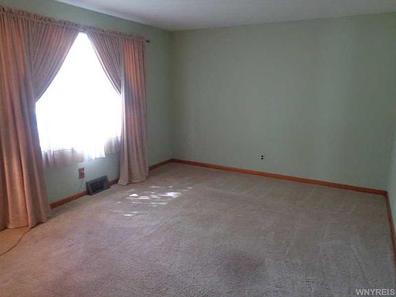 2nd image of 933 Riverview Blvd