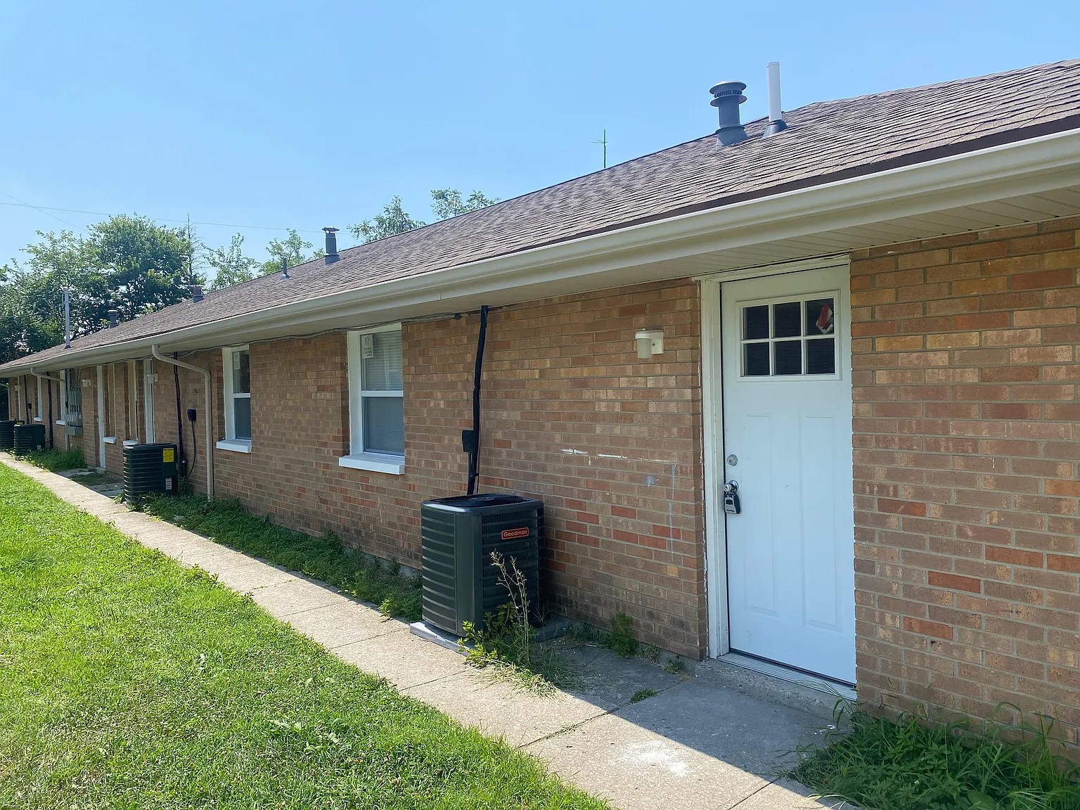 220-226 S Smithville Rd — Photo 1