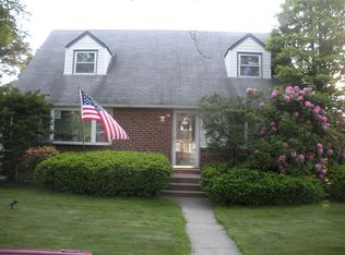 84 Parkview St, Plainview, NY 11803