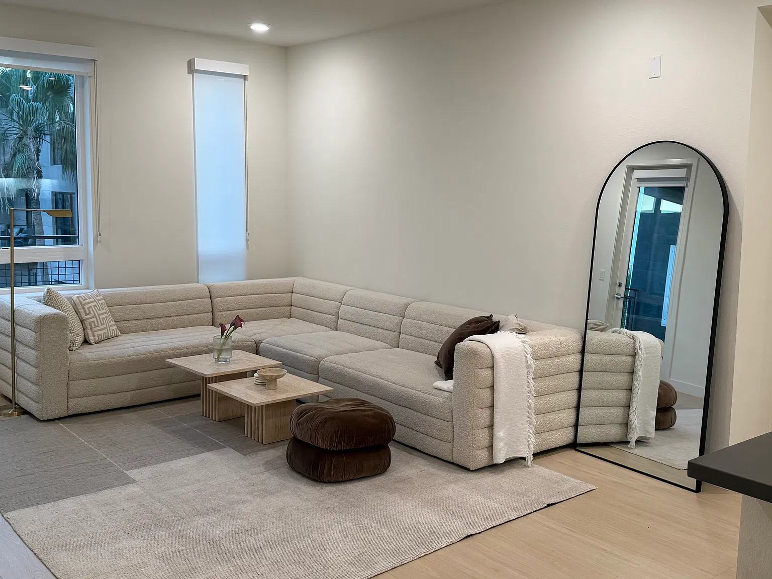 2 bed, 1075 sqft, $4,540 — Photo 3