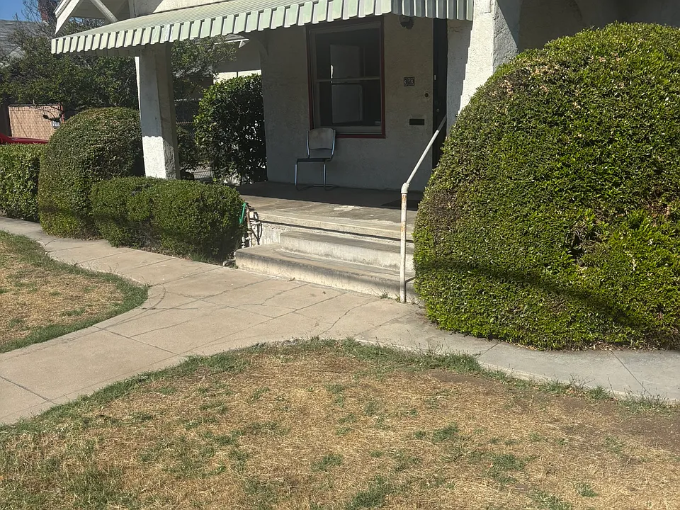 303 S Maple Ave
