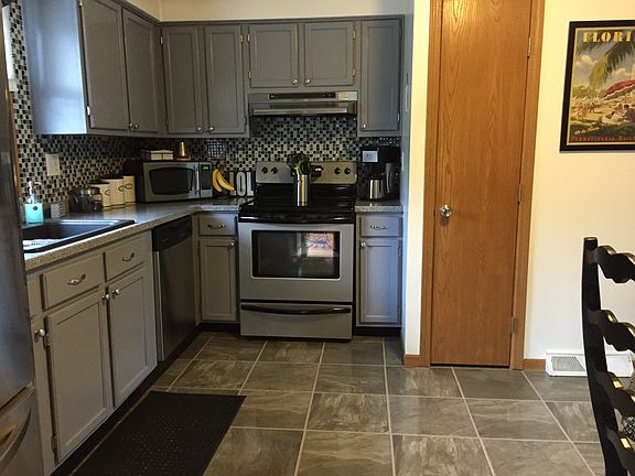 5th image of 3839 Redwood Ct