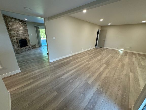 5th image of 2116 E Solano Dr