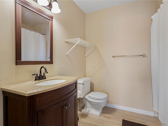 5th image of 2205 SE 15th St