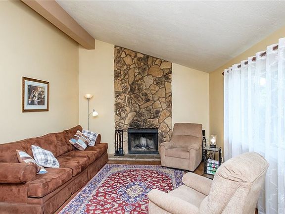4th image of 15118 Dakota St
