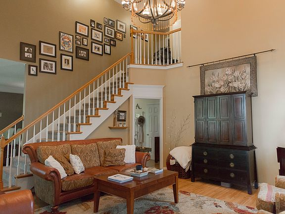 View of staircase/landing