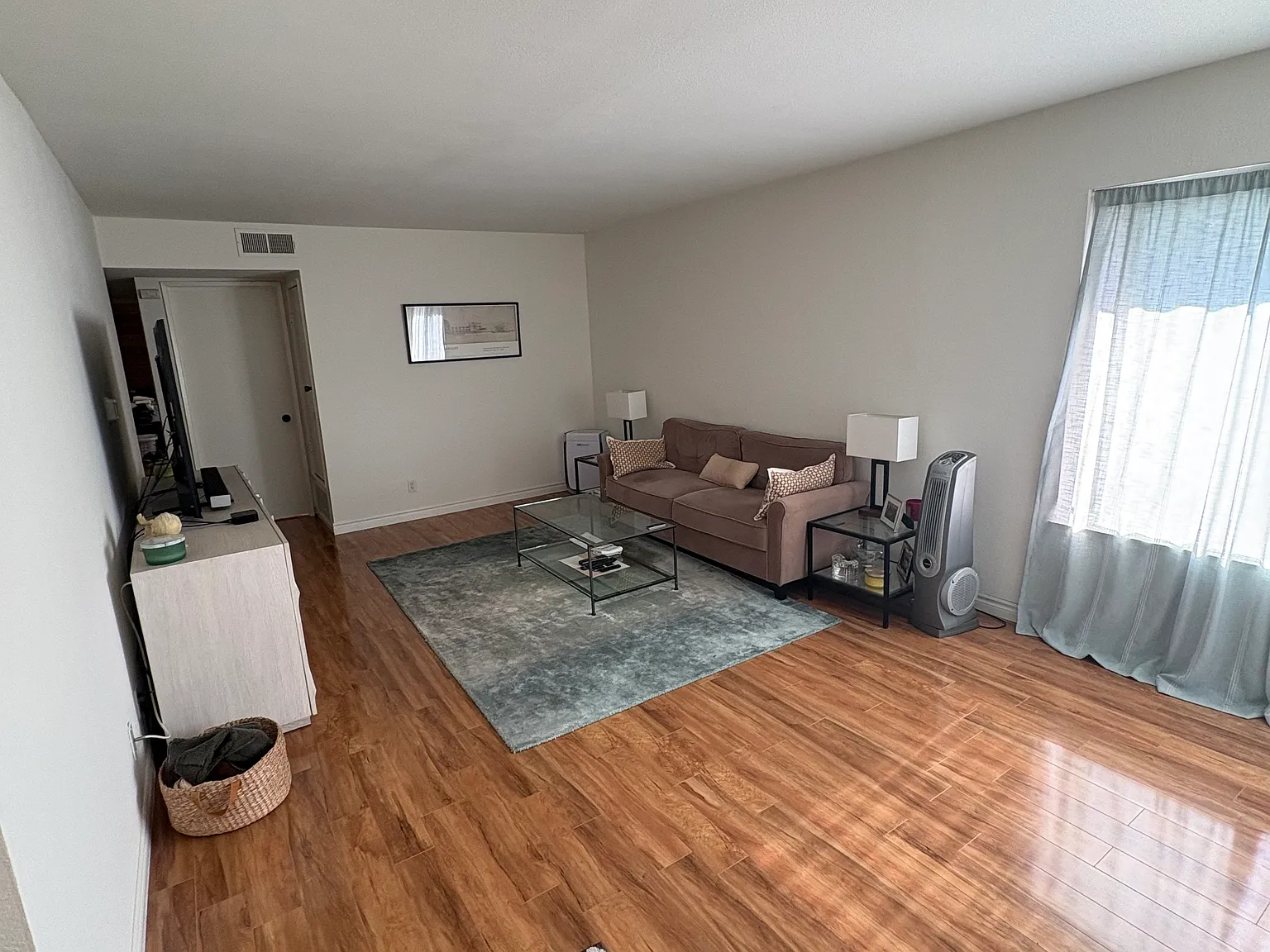 2 bed, 932 sqft, $1,300 — Photo 4
