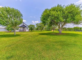 1825 County Road 212, Angleton, TX 77515