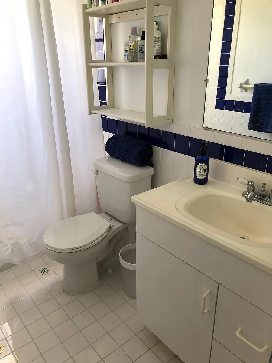 Bath - 631 Linnet Cir