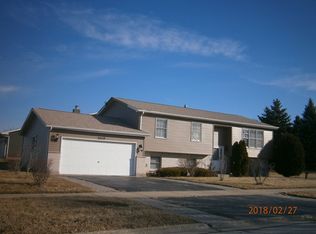 1419 Westside Trl, Zion, IL 60099